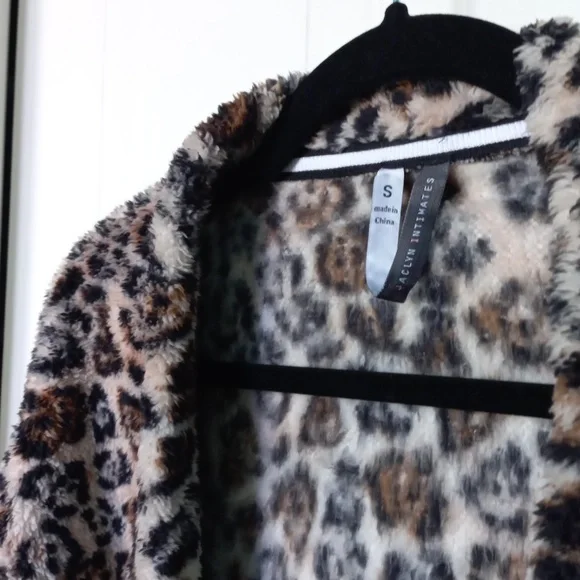 Cozy Leopard Print Housecoat S - Picture 3 of 3